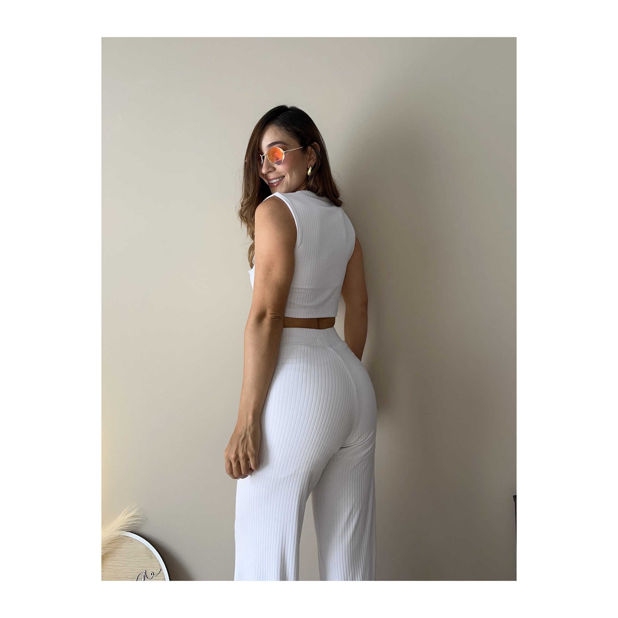 Conjunto top crop y pantalon acanalado
