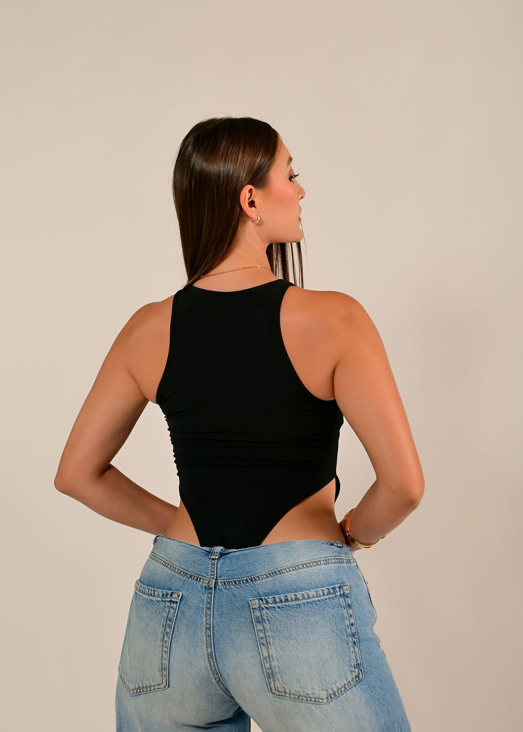 BODY (KARLA, ALICIA, SANDI, MARIAN, SUPREMA, SHARLY) — vista 3